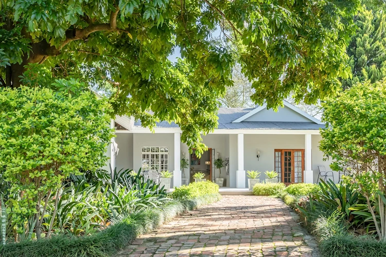 Hopefield Guesthouse Addo tuin 002.webp