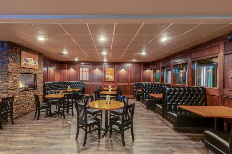 thompson hotel conference centre kamloops restaurant.jpg