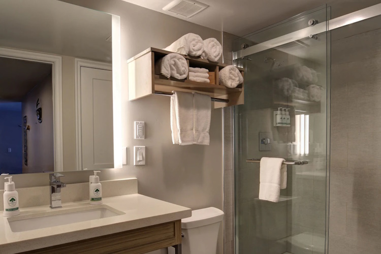 greentree inn flagstaff badkamer.jpg