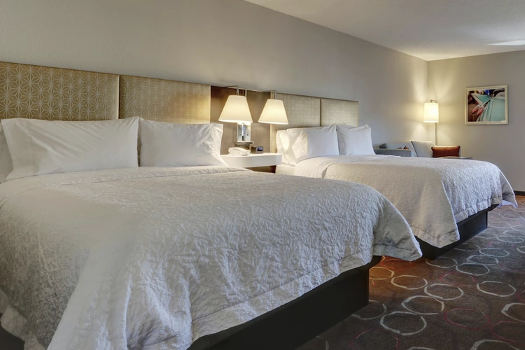 hampton inn tropicana kamer.webp