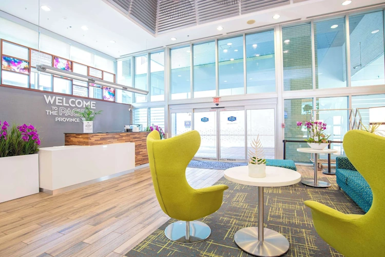 hampton inn & suites by hilton downtown vancouver - lobby.webp