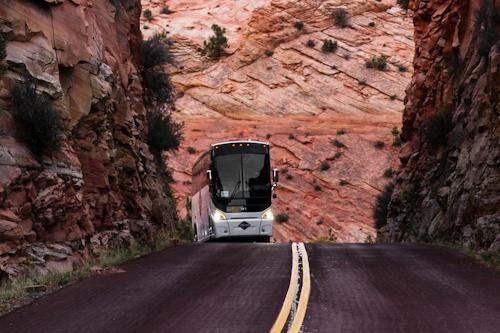 bus ©robert-penaloza-unsplash2