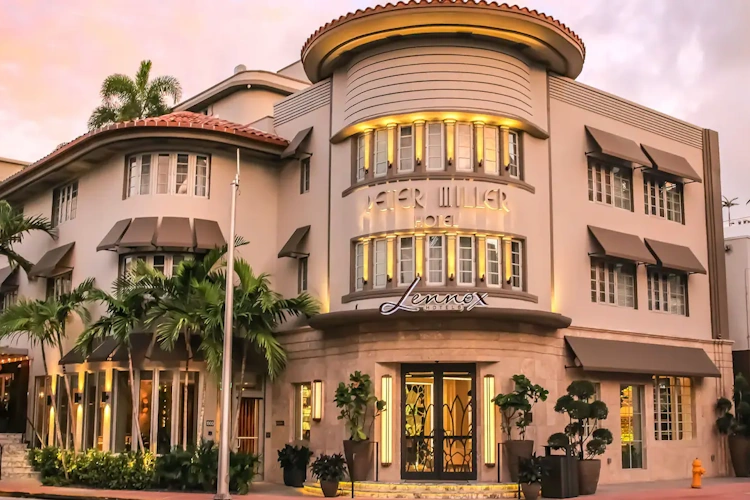 Lennox Miami Beach voorkant.webp