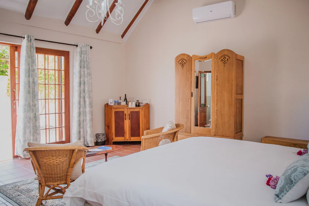 Aan de Oever Guest House Nightjar Ground Floor Luxury Double.webp