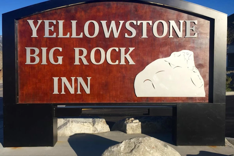 Yellowstone Big Rock Inn welkom.webp