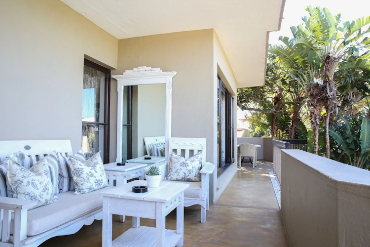 Teremok Boutique Lodge Spa terras 001.webp
