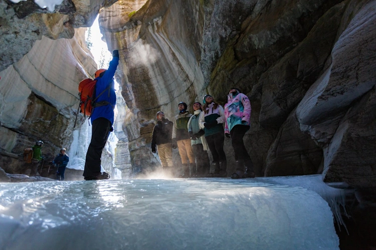 2022 Winter_Maligne Canyon Shoot_Credit-Parks Canada-Luuk Wijk-medium.webp