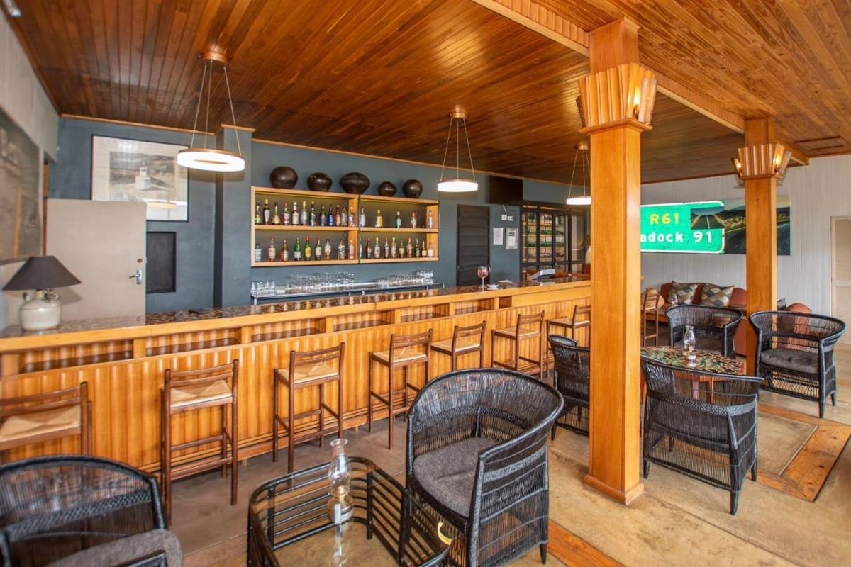 Graskop Hotel bar.webp