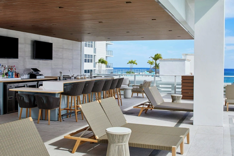 AC Hotel by Marriott Fort Lauderdale Beach poolbar.webp
