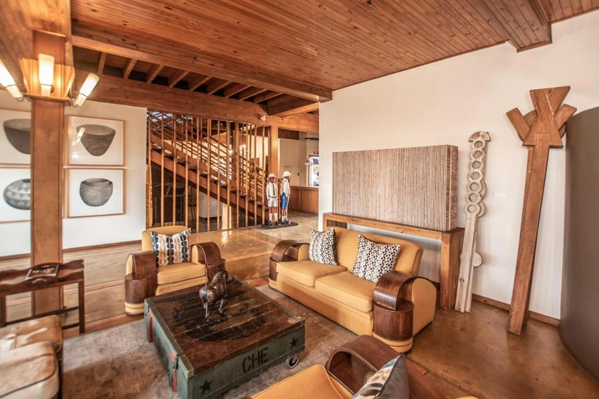 Graskop Hotel lounge 002.webp