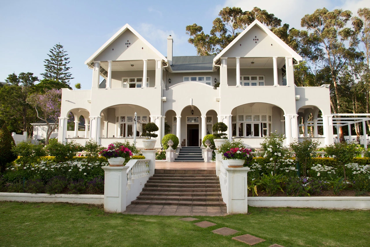 Parkes Manor voorkant 001.webp