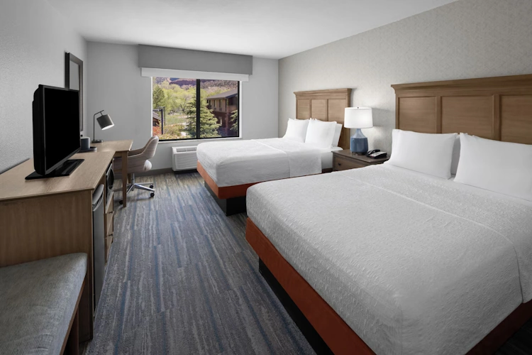 Hampton Inn and Suites Springdale Zion National Park kamer.webp