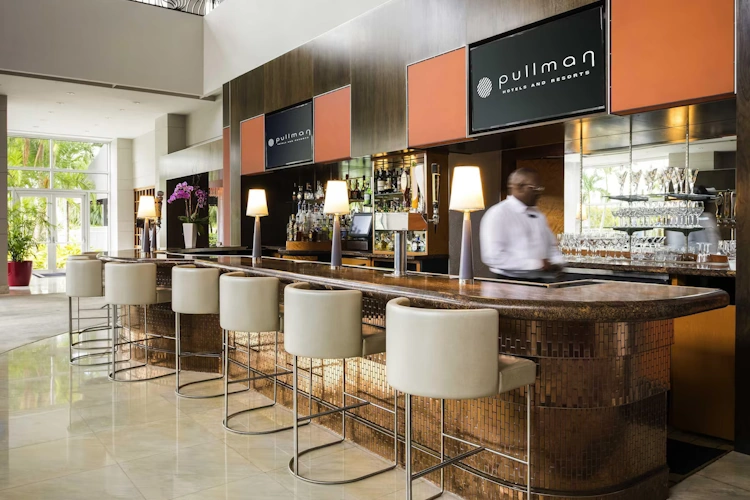 Pullman Miami Airport bar.webp