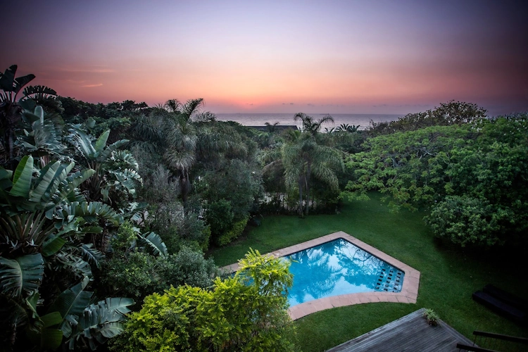 Teremok Boutique Lodge tuin 006.webp