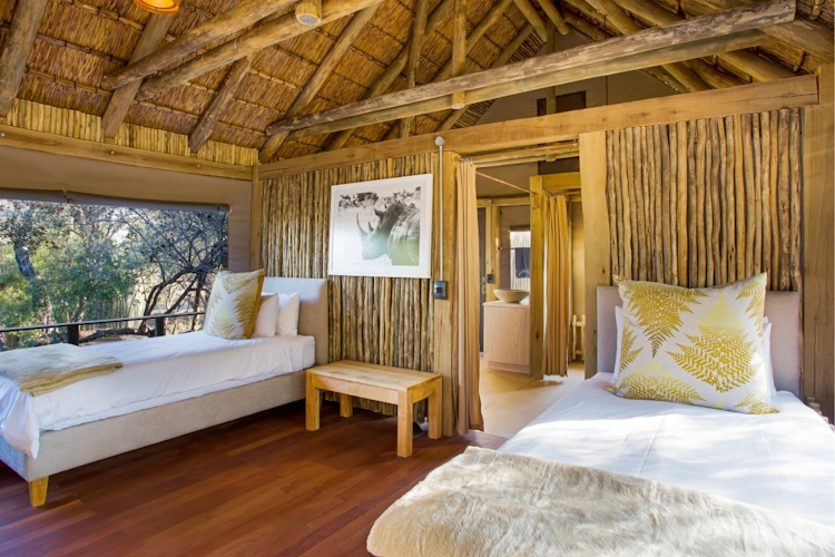Bateleur Safari Camp kamer twin beds.webp