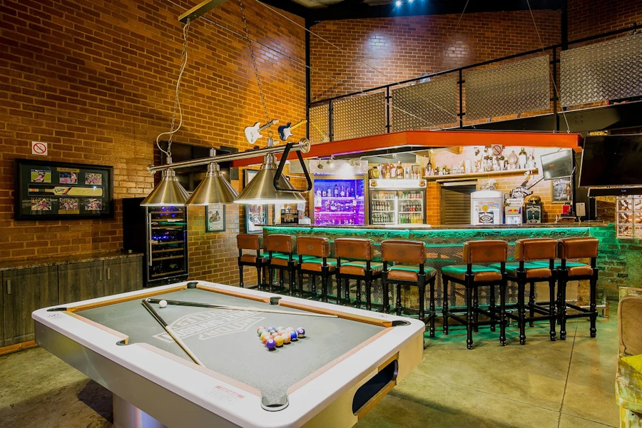 Sunrock Guesthouse bar.webp