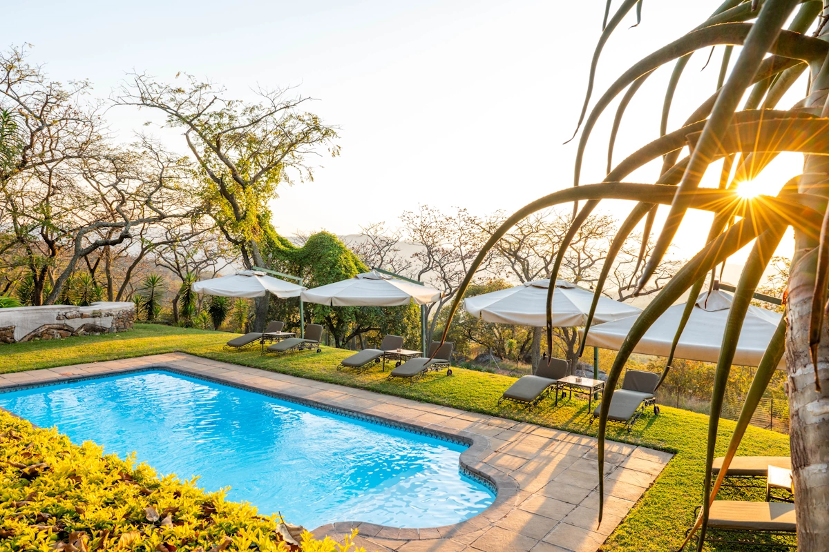 Chestnut Country Lodge zwembad 012.webp