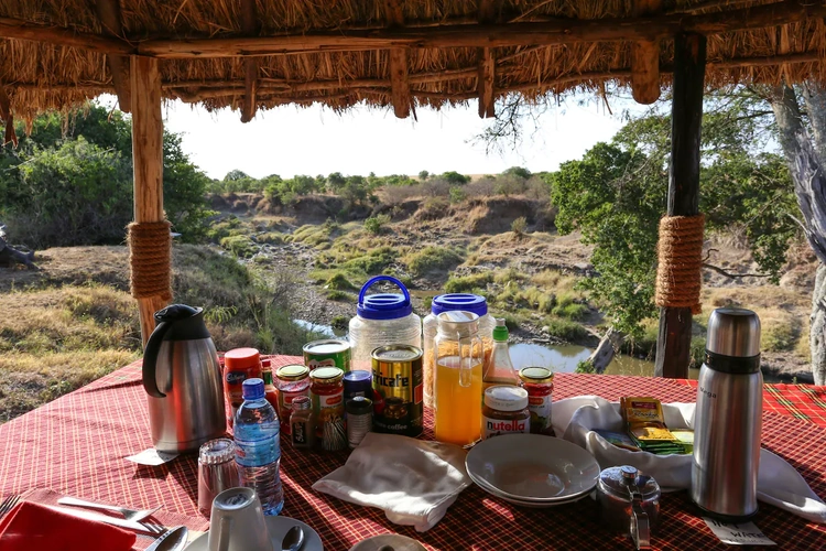 Kananga Julia’s River Camp ontbijt.webp