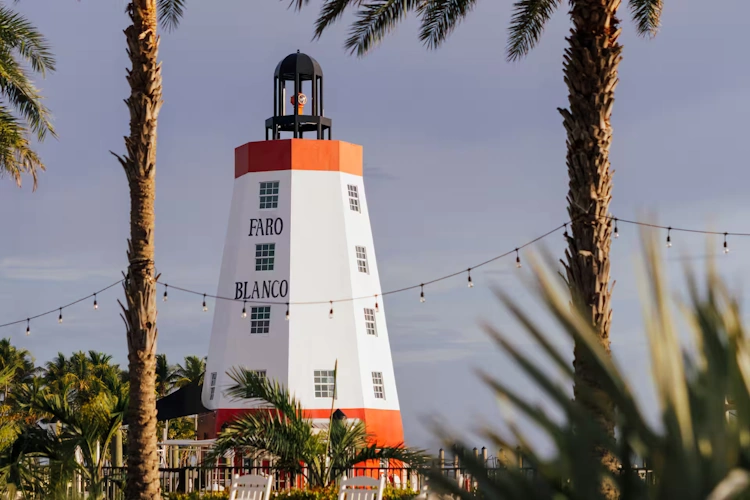Faro Blanco Resort and Yacht Club lighthouse.webp