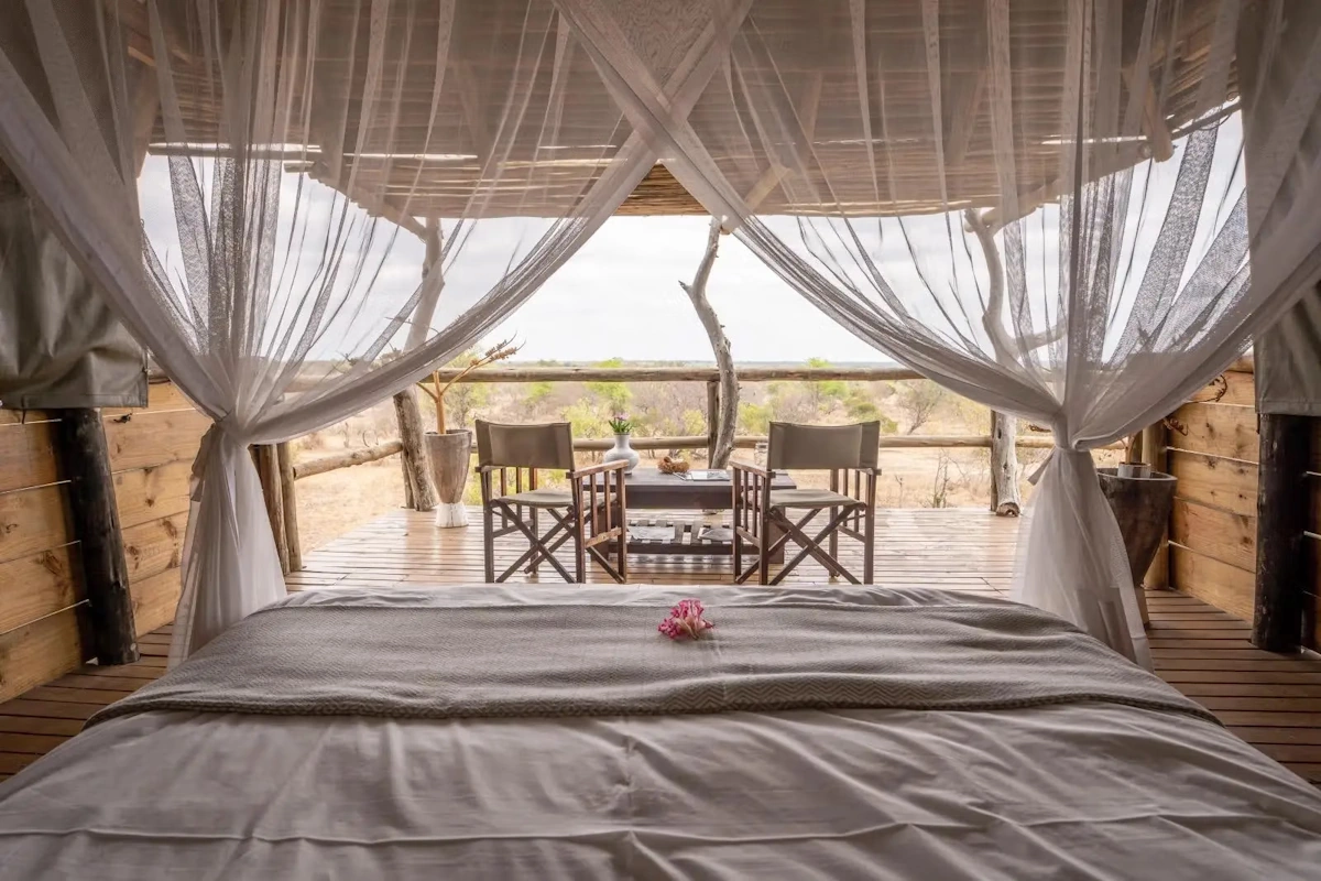 Africa On Foot chalet binnen 002.webp