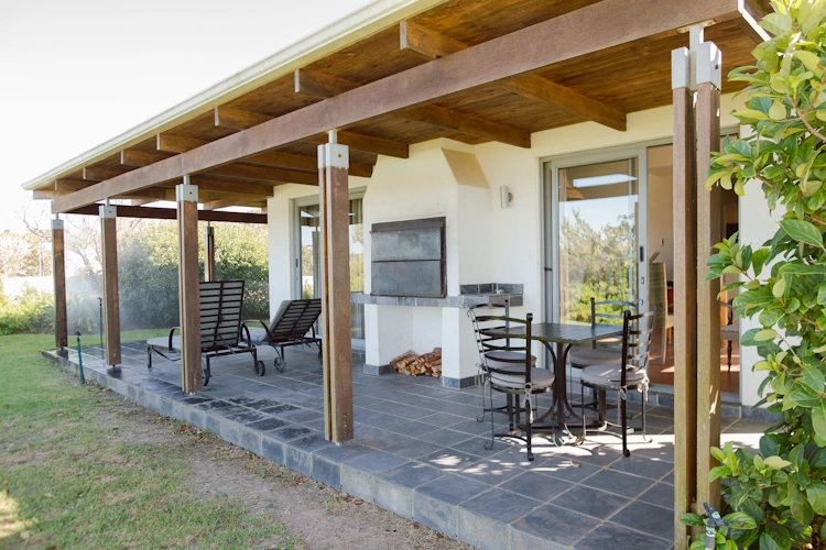 Klein Welmoed Luxury Guest House terras buiten 001.webp